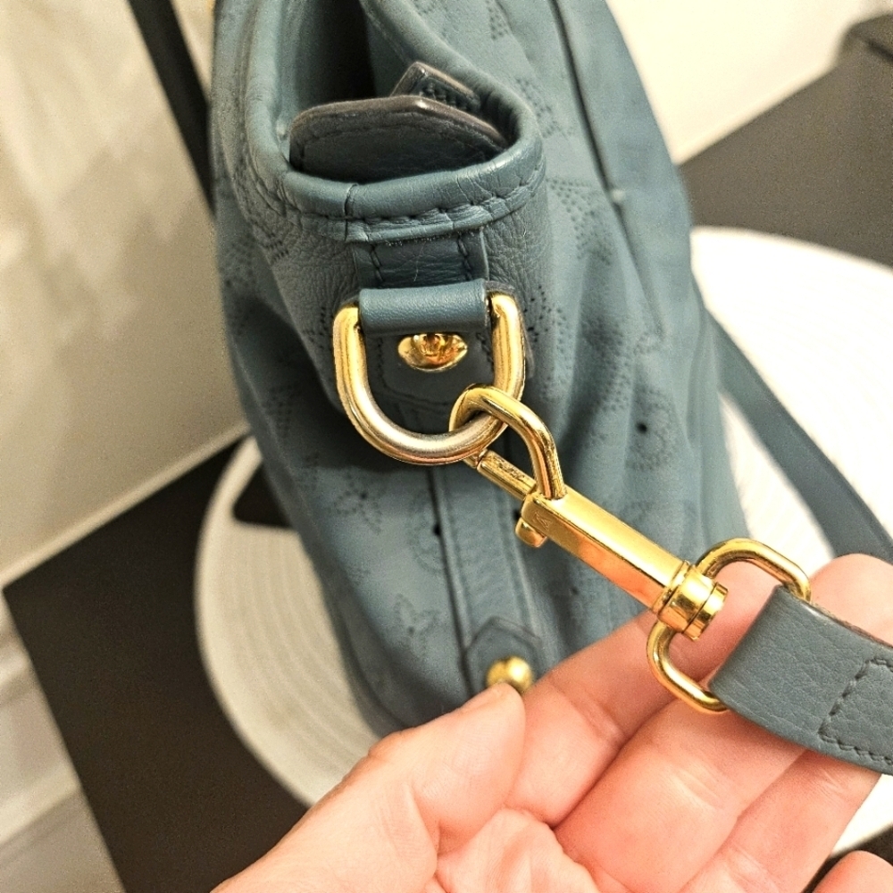 Louis Vuitton Mahina Cirrus PM Tote in Blue โ Strap, Lock & Key, Dustbag, COA - Picture 7 of 16